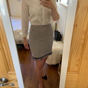 Tahari by Arthur Levine blue and white tweed skirt